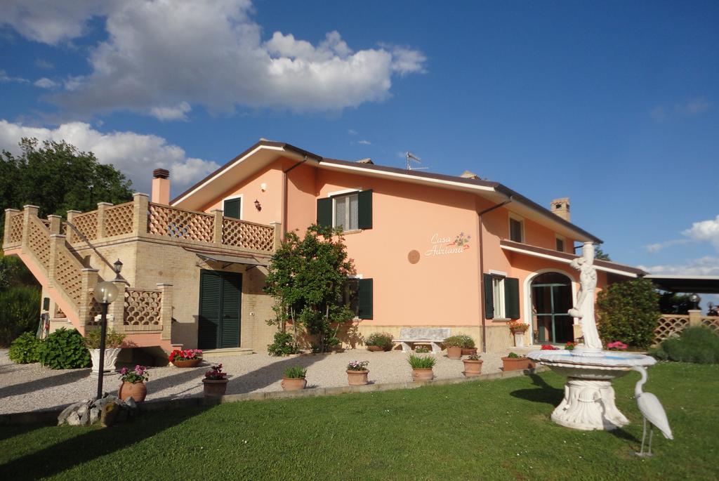 Casa Adriana Lägenhet Penne Exteriör bild